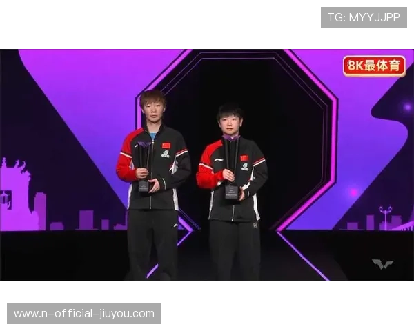 冠军赛赛场燃情时刻剪影引发社交平台热议，冠军时刻百度百科